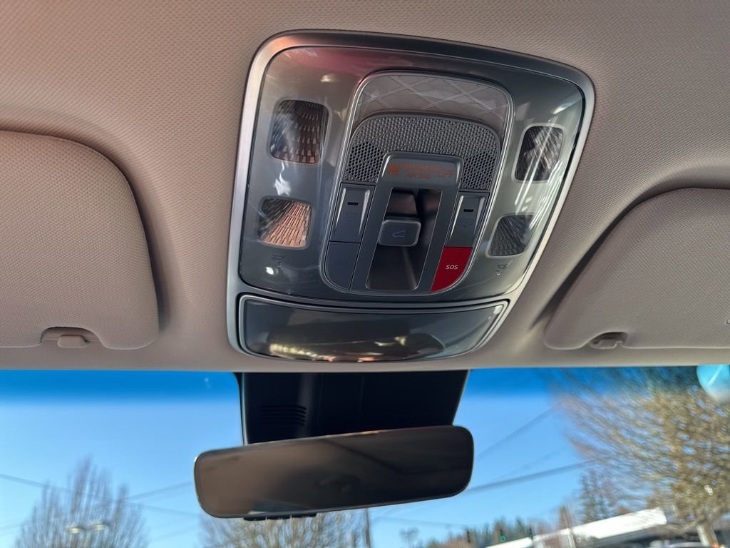 Used 2025 Genesis GV70 2.5T Select w/ Select Package image 32