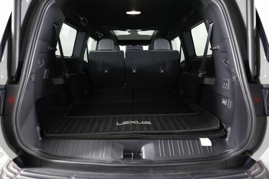 Used 2025 Lexus GX 550 w/ Cold Area Package AWD/4WD image 14