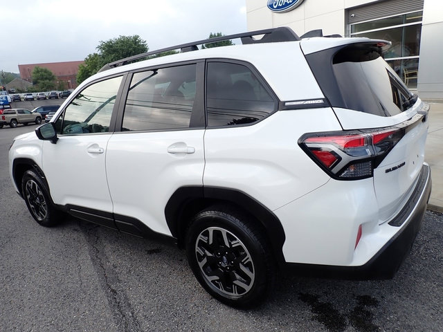 Used 2025 Subaru Forester Premium w/ Convenience Package #1 AWD/4WD image 3