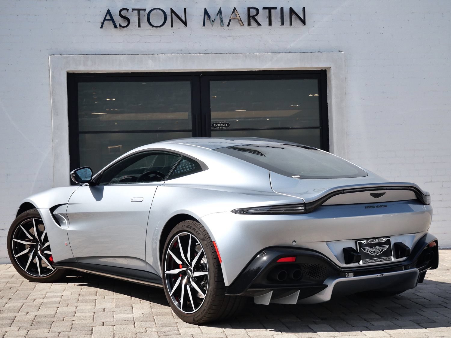 Used 2020 Aston Martin V8 Vantage Coupe RWD image 2