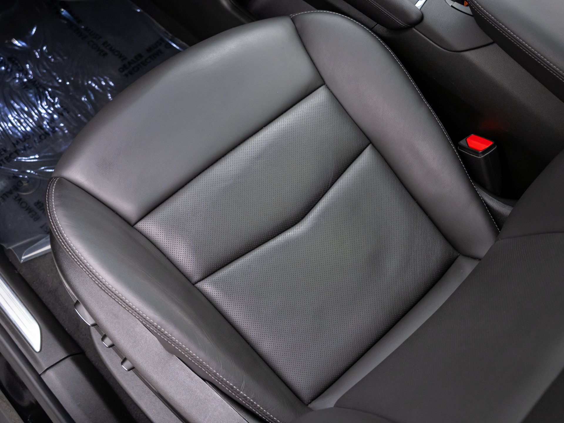 Certified 2026 Cadillac XT5 Sportv w/ LPO, Floor Liner Package AWD/4WD image 15