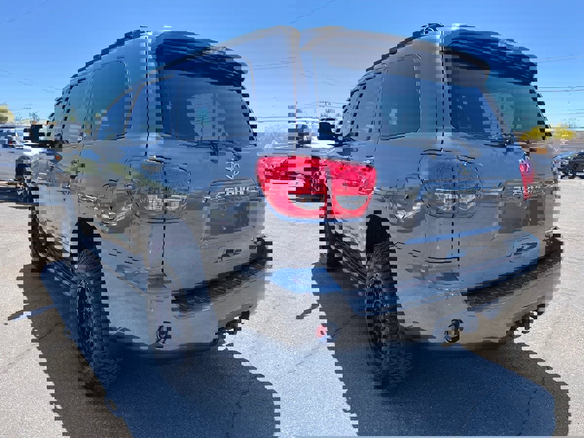 Used 2014 Toyota Sequoia SR5 AWD/4WD image 8