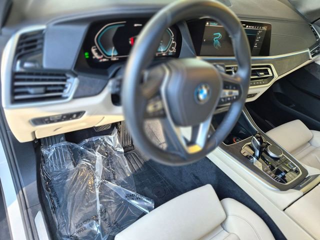 Certified 2022 BMW X5 xDrive45e w/ Premium Package AWD/4WD image 11