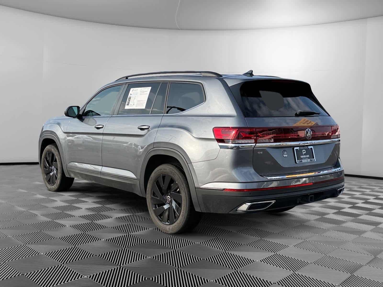 Used 2024 Volkswagen Atlas SE image 3