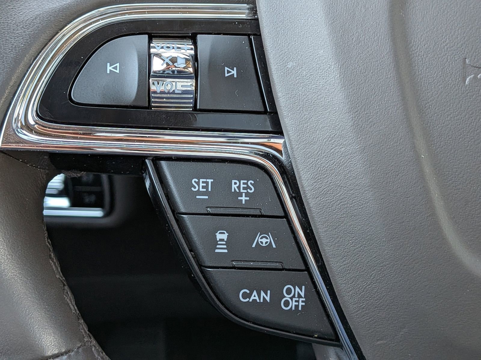 Certified 2023 Lincoln Nautilus Reserve w/ Equipment Group 202A image 28