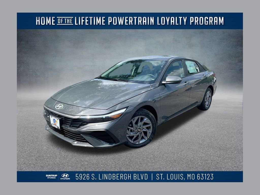 Used 2025 Hyundai Elantra Blue image 1