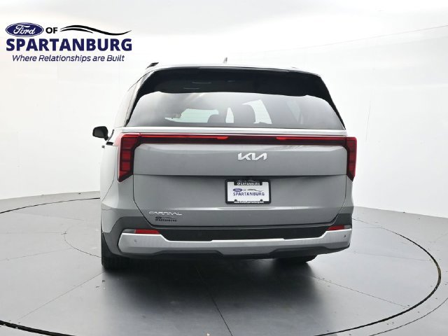 Used 2025 Kia Carnival EX FWD image 6