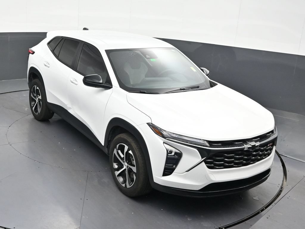 Used 2024 Chevrolet Trax RS FWD image 23