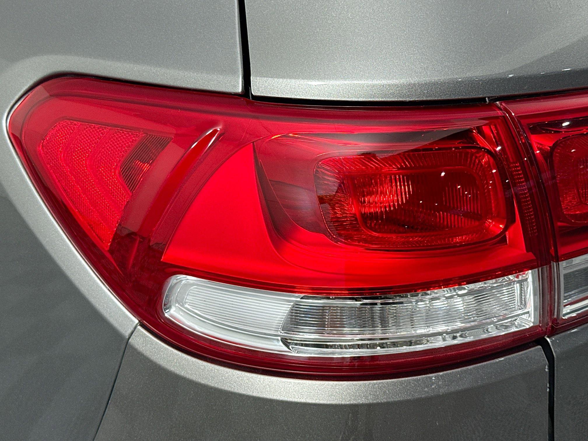 Used 2018 Kia Sorento LX image 34