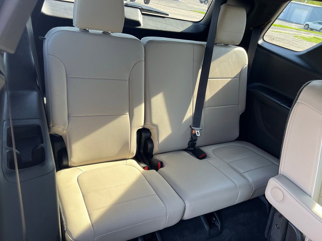 Used 2023 Chevrolet Traverse Premier AWD/4WD image 17