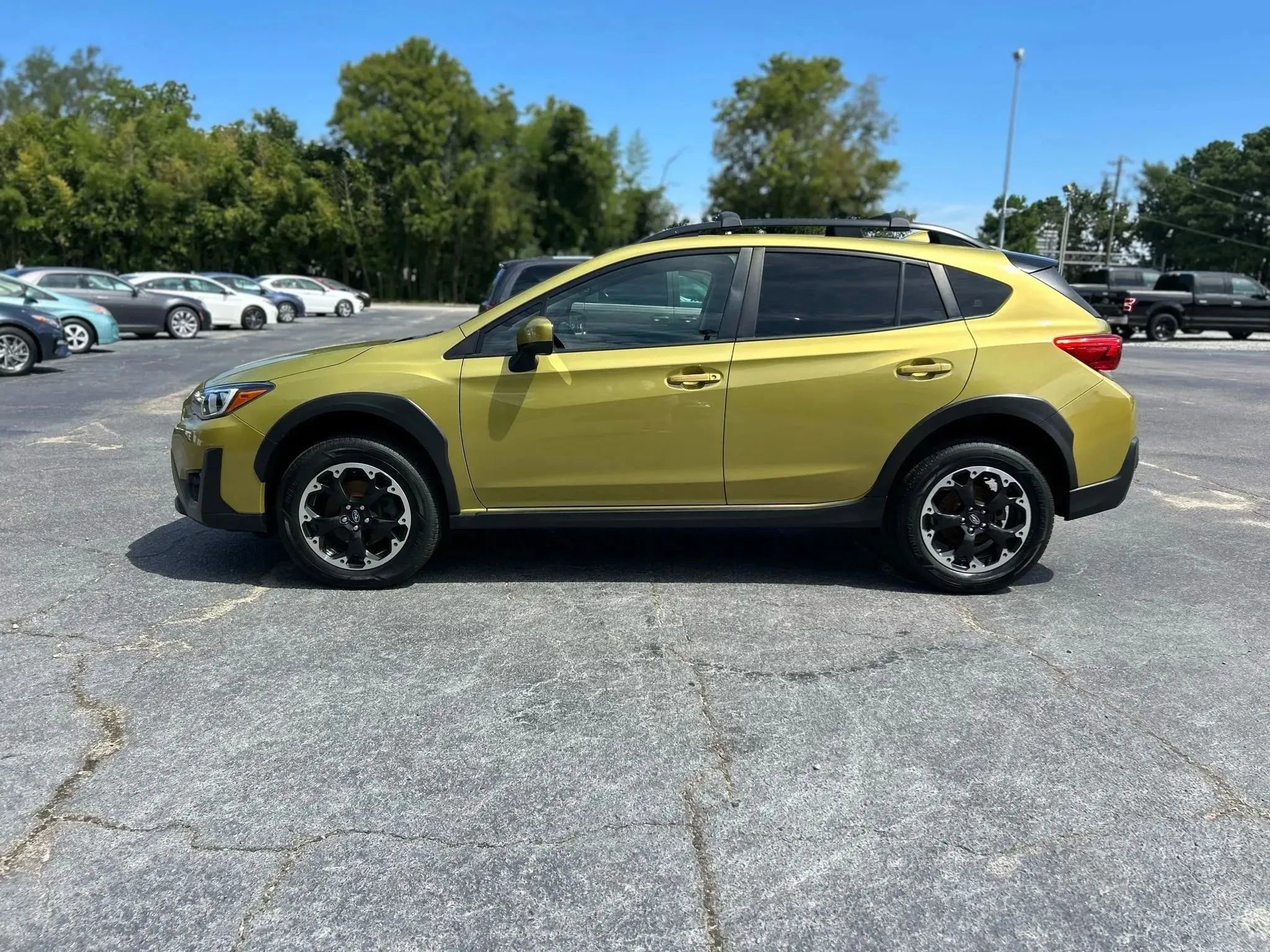 Used 2023 Subaru Crosstrek 2.0i Premium image 10
