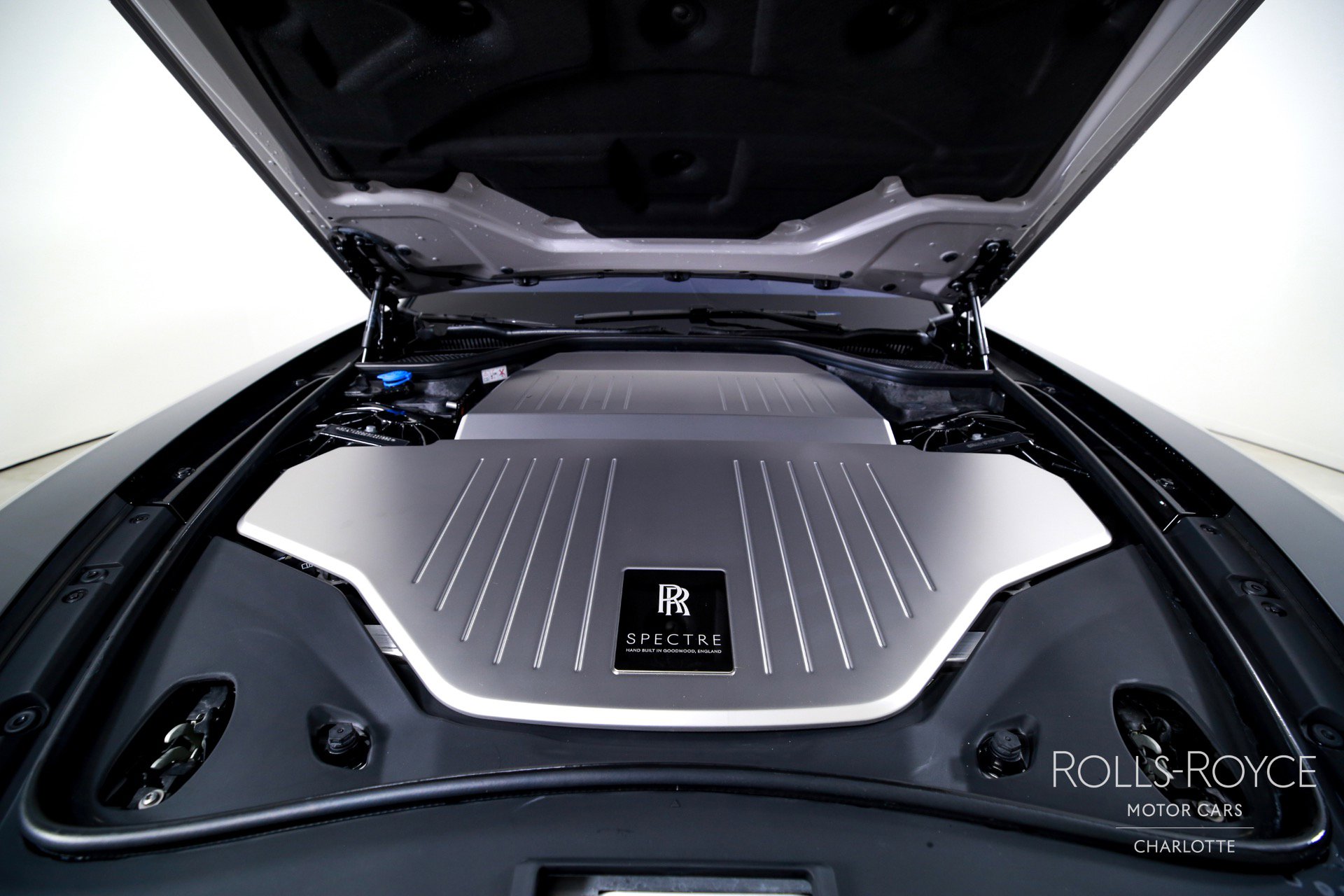 Used 2025 Rolls-Royce Spectre w/ Spectre Launch Package image 32