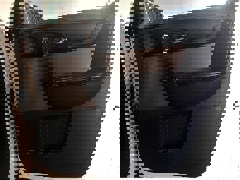 Used 2013 GMC Acadia SLT image 17