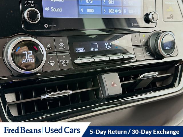 Certified 2020 Toyota Highlander L image 14