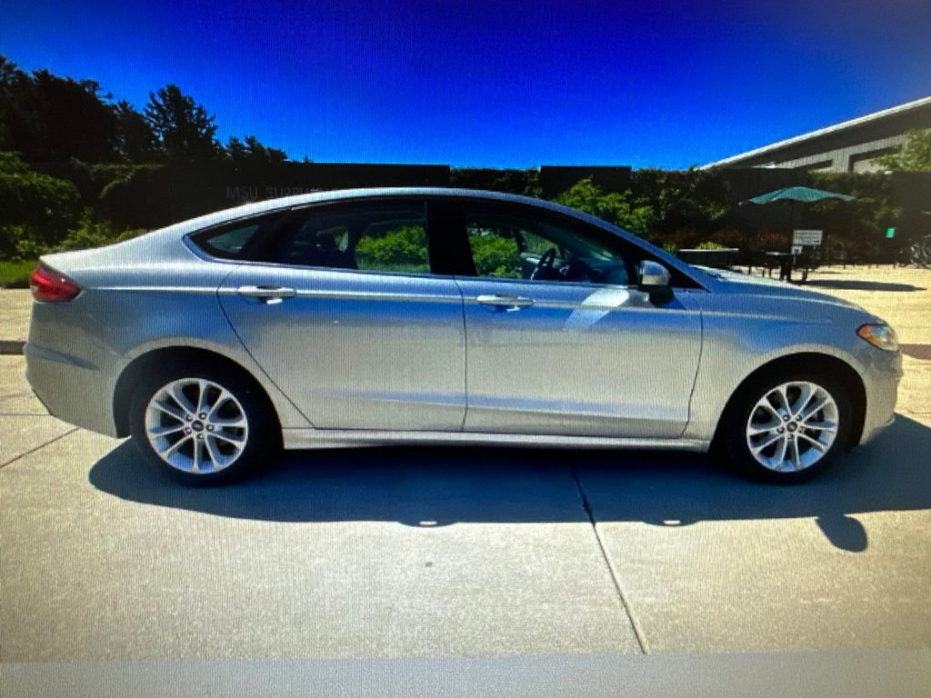 Used 2020 Ford Fusion SE FWD image 1