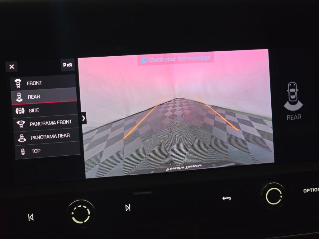 Certified 2023 Porsche Macan AWD/4WD image 41