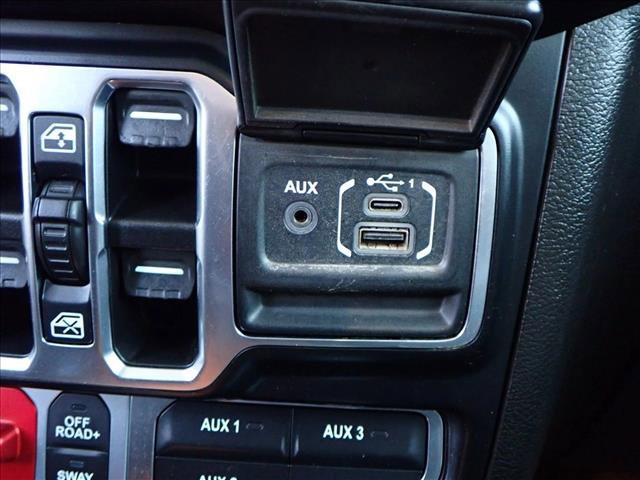 Used 2022 Jeep Wrangler Unlimited Rubicon w/ Xtreme Recon 35" Tire Package image 19