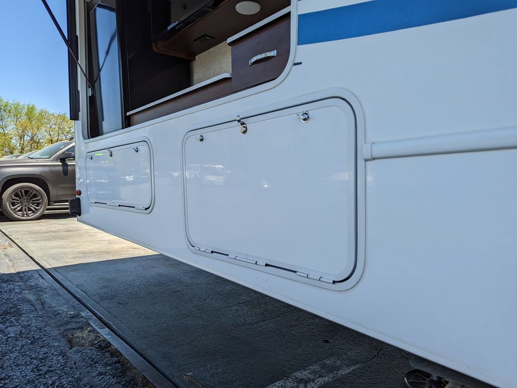 Used 2019 Chevrolet Express 4500 w/ RV Package RWD image 24