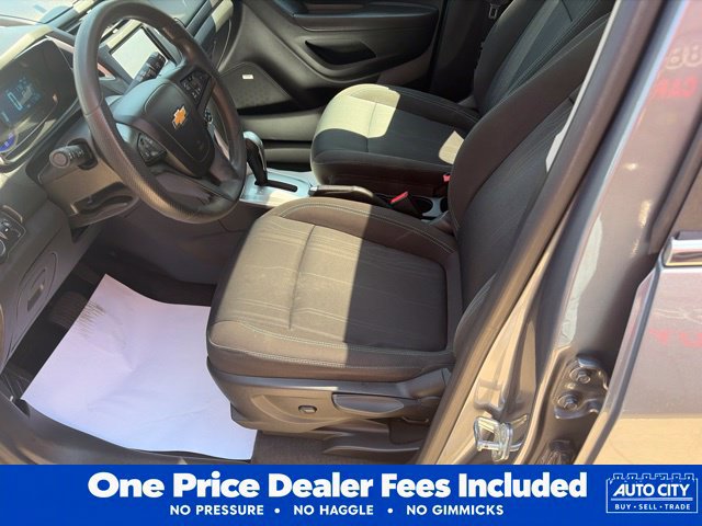 Used 2015 Chevrolet Trax LT w/ LT Sun and Sound Package FWD image 8