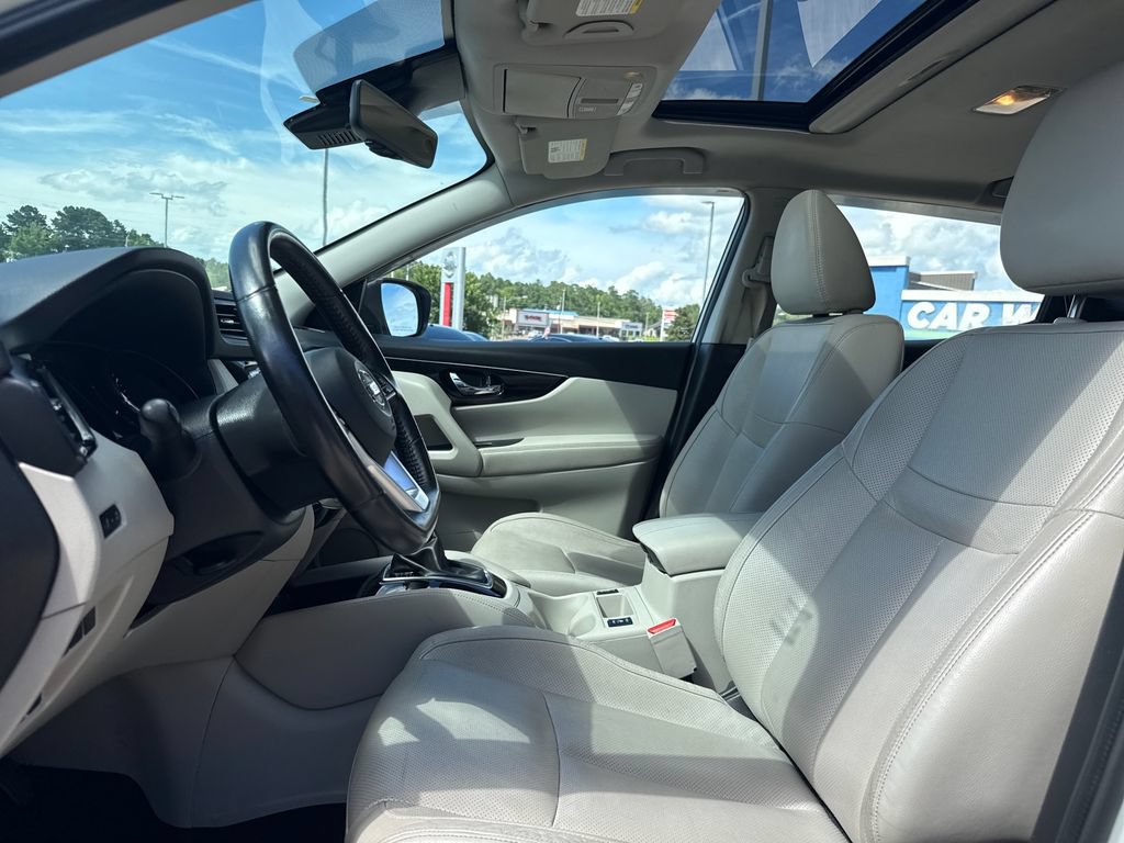 Used 2018 Nissan Rogue Sport SL w/ SL Premium Package FWD image 22