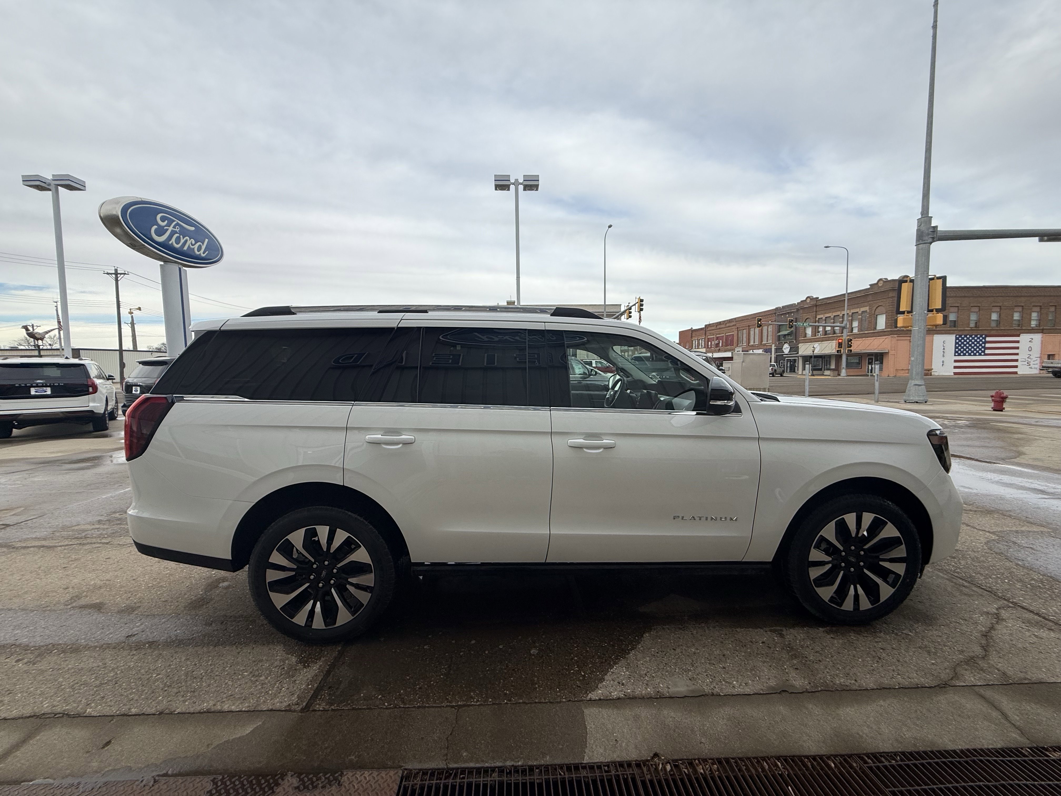 New 2025 Ford Expedition Platinum w/ Driver's Package AWD/4WD image 6