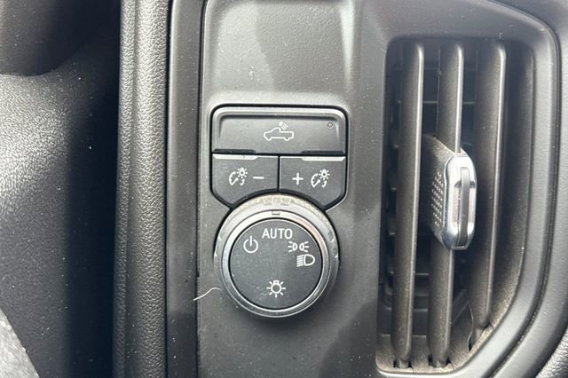 Used 2025 Chevrolet Silverado 1500 W/T image 36