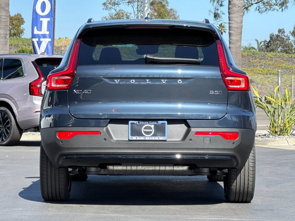 New 2026 Volvo XC40 B5 Core image 4