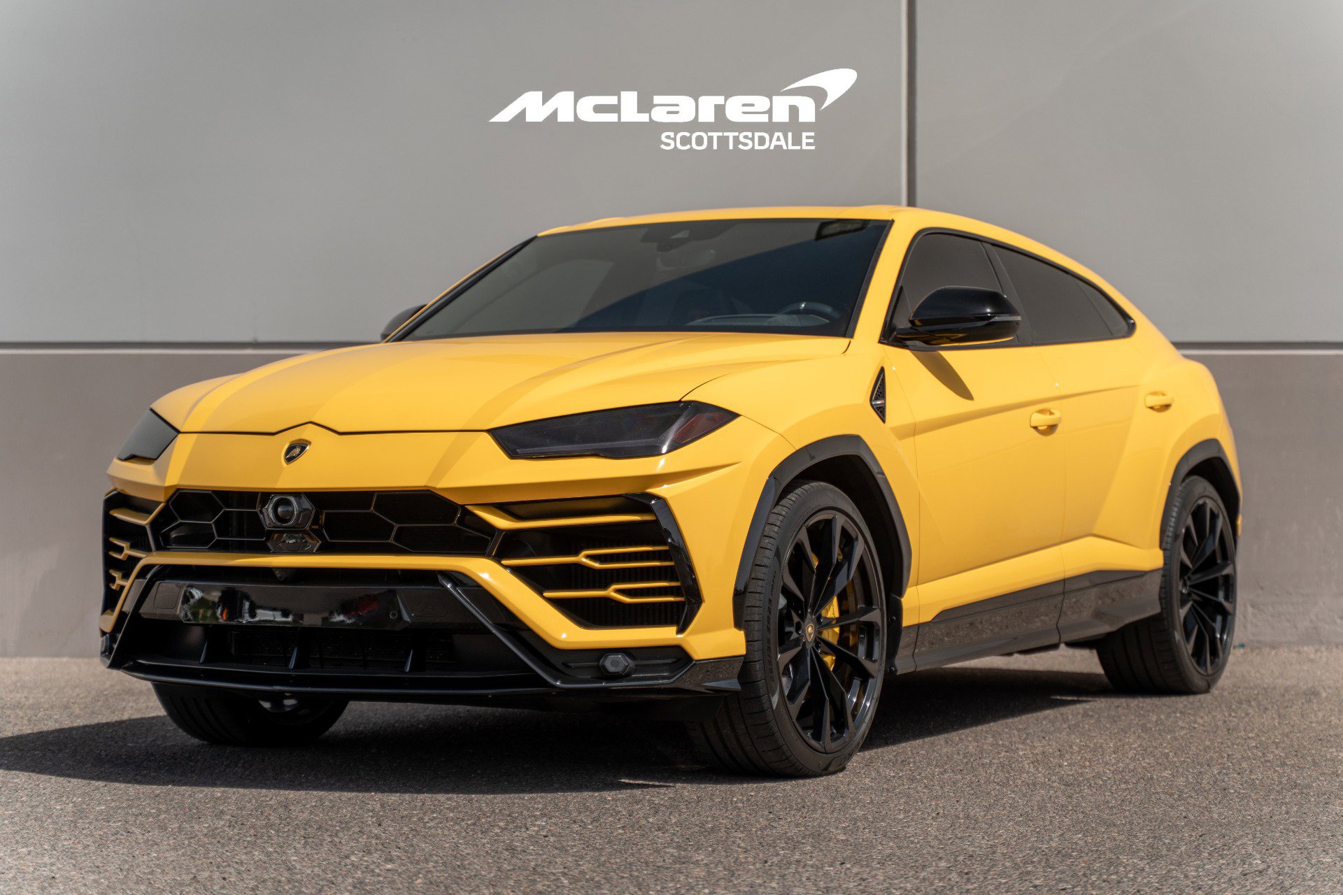 Used 2021 Lamborghini Urus AWD/4WD image 3