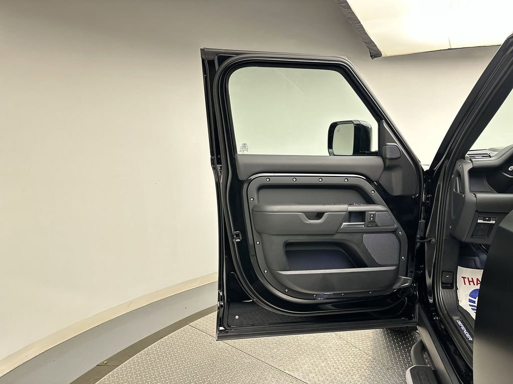 Used 2024 Land Rover Defender 110 X image 14