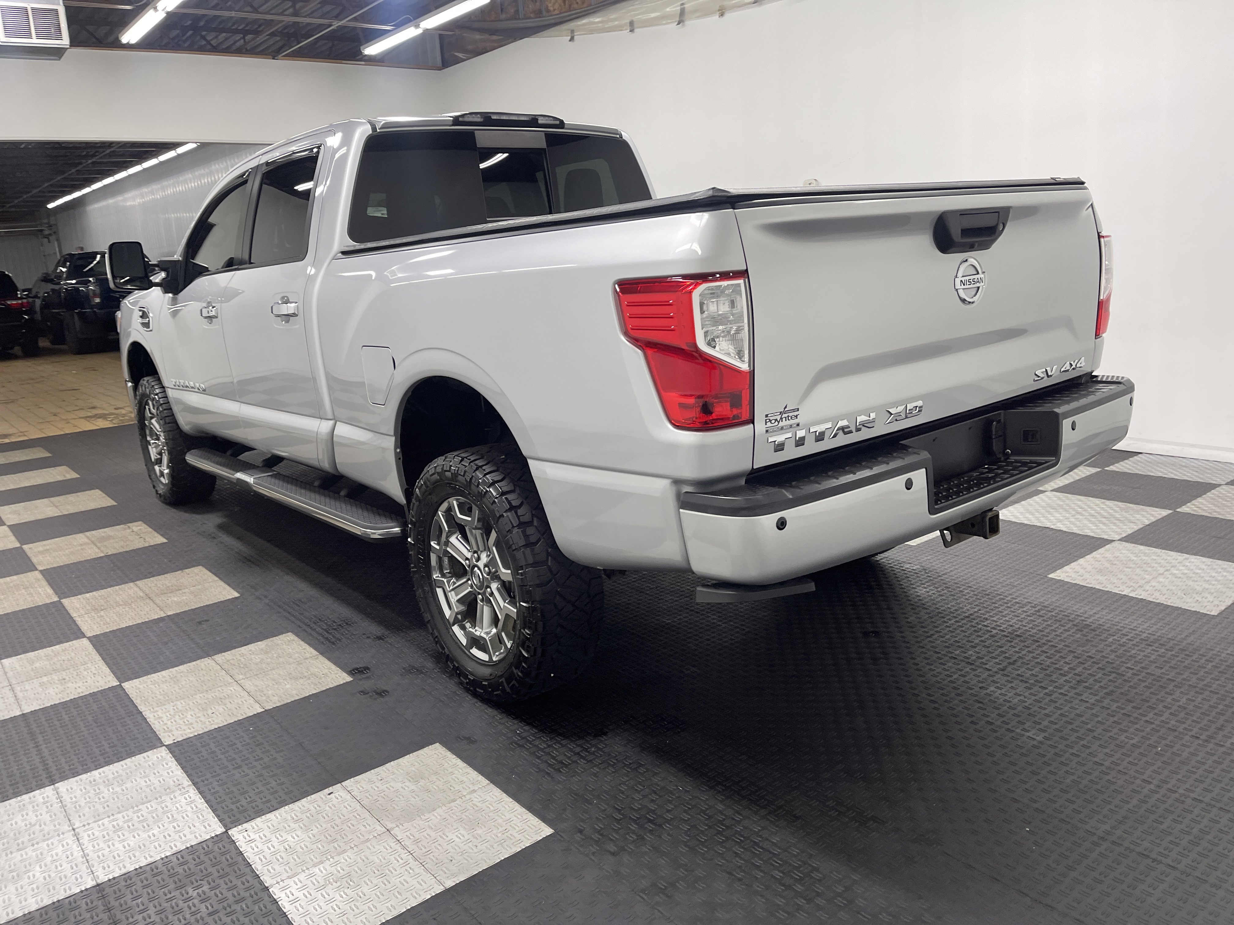 Used 2018 Nissan Titan SV w/ SV Convenience Package AWD/4WD image 2