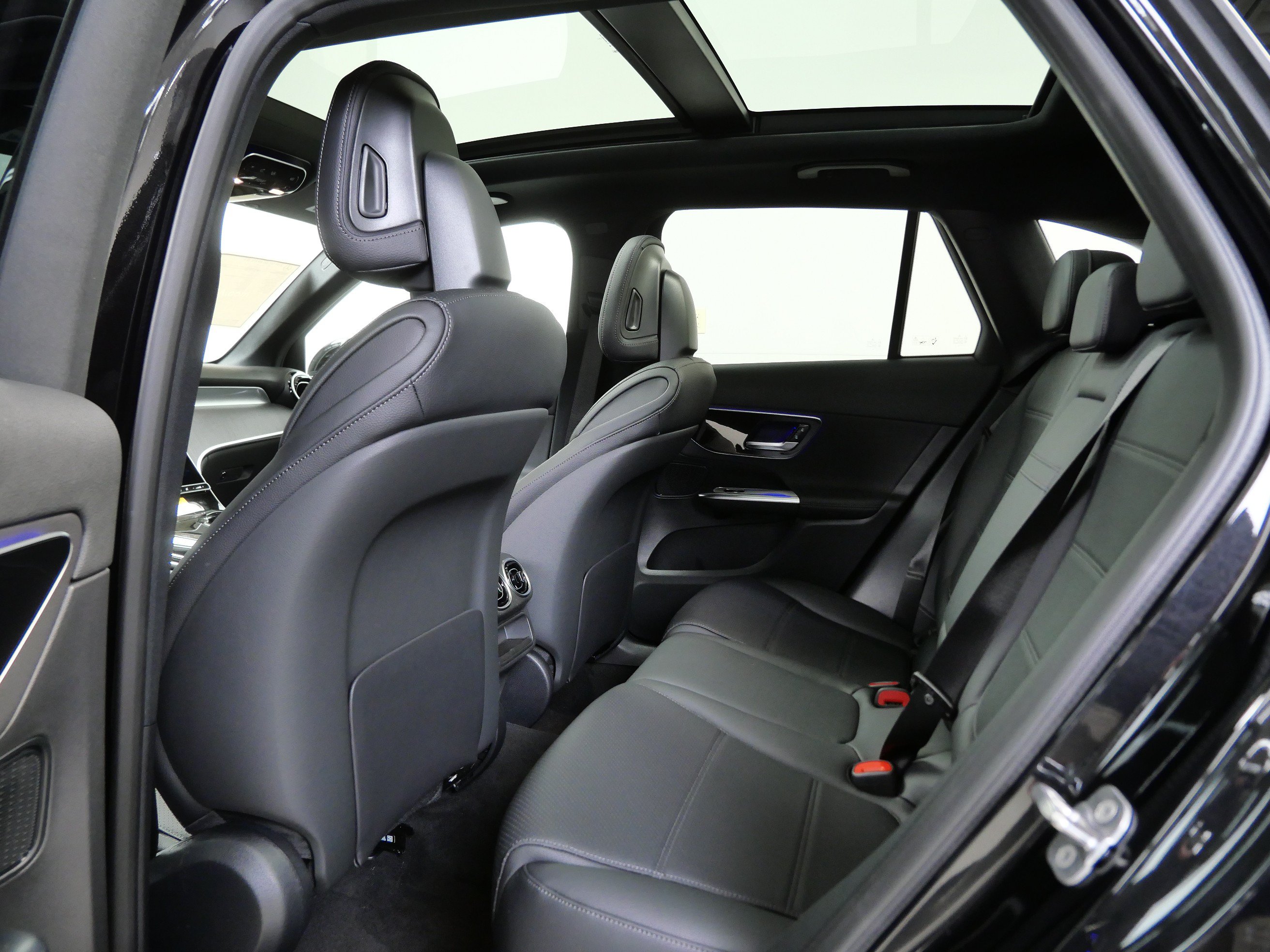 New 2026 Mercedes-Benz GLC 300 4MATIC image 9