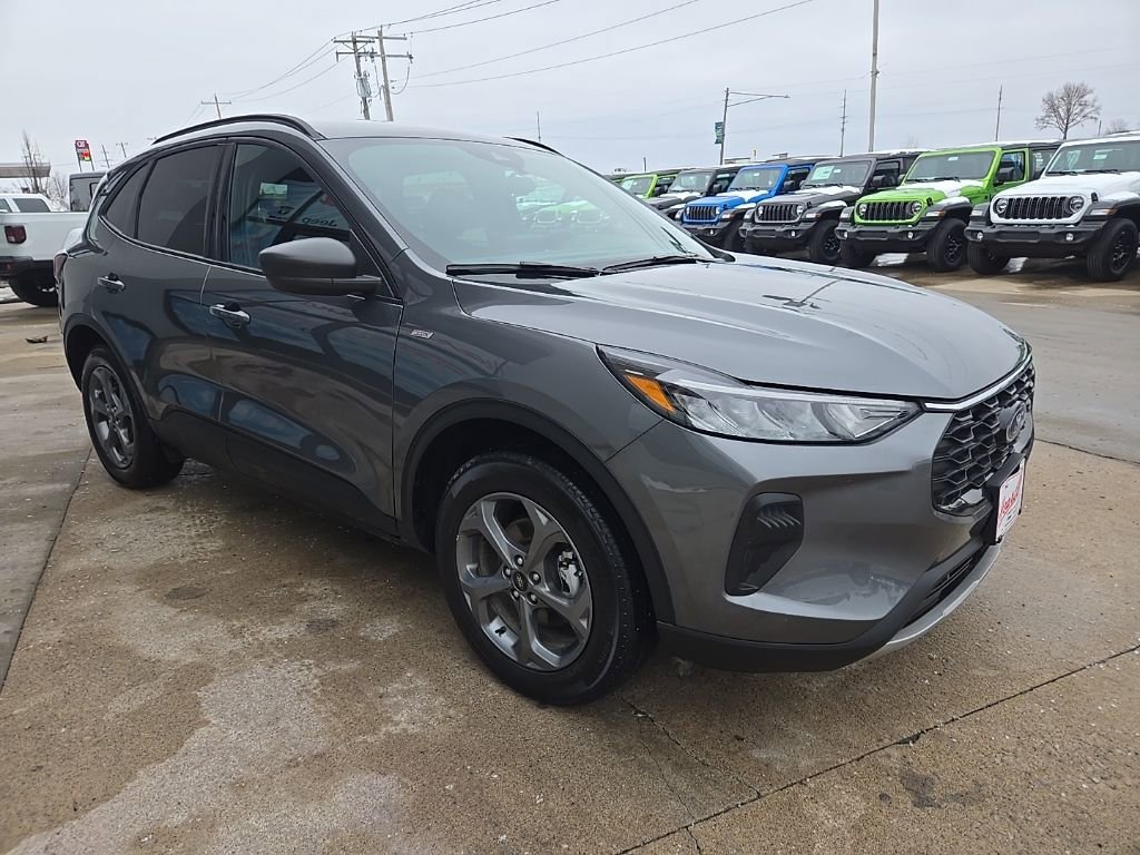 Used 2025 Ford Escape ST-Line image 13