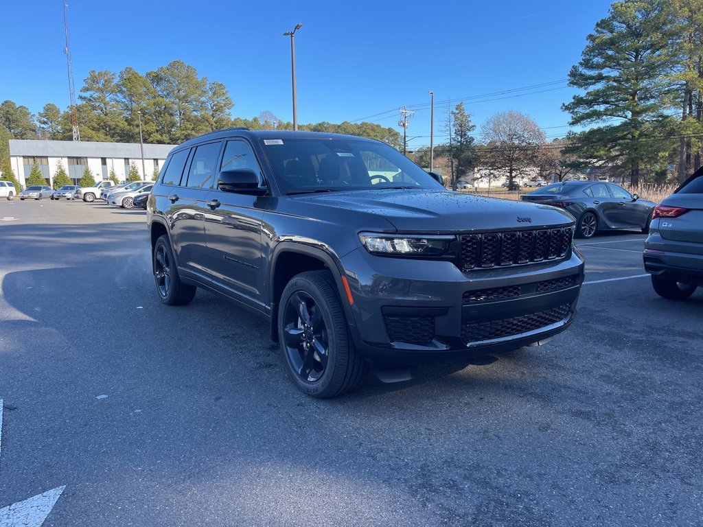 New 2025 Jeep Grand Cherokee L Altitude image 4