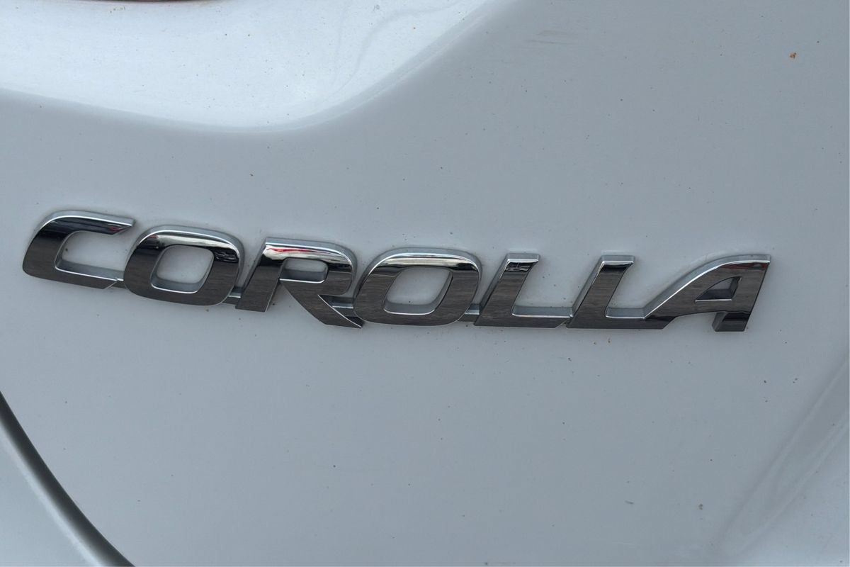 Used 2022 Toyota Corolla LE FWD image 23