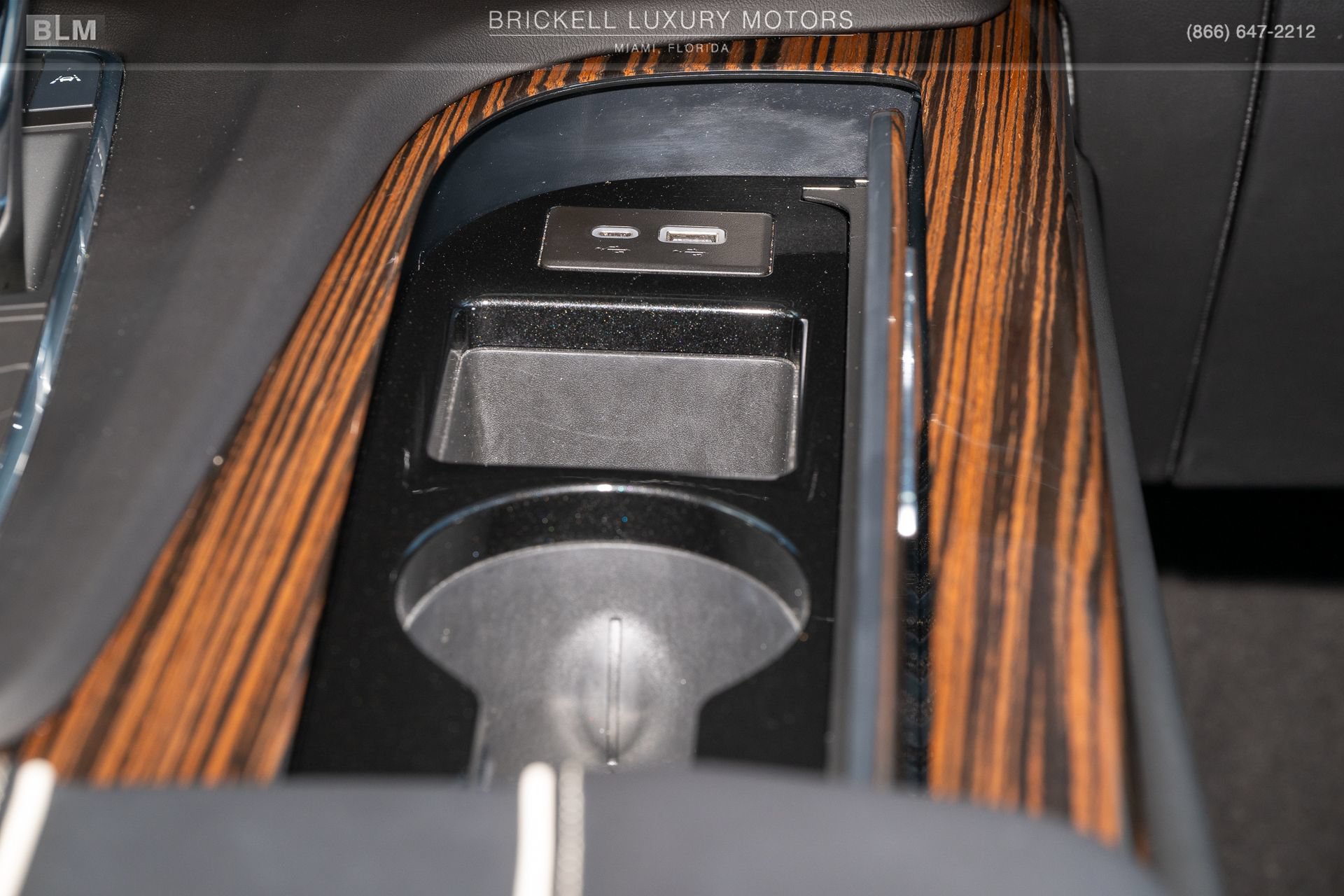 Used 2024 Cadillac Escalade ESV Luxury AWD/4WD image 29