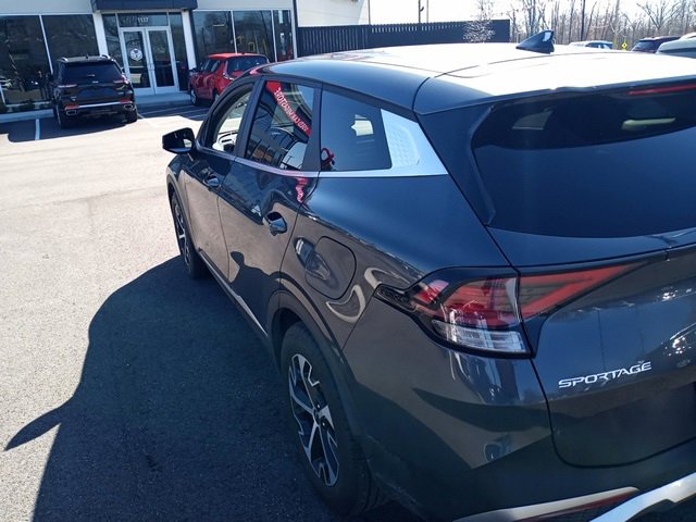 Used 2025 Kia Sportage EX image 12