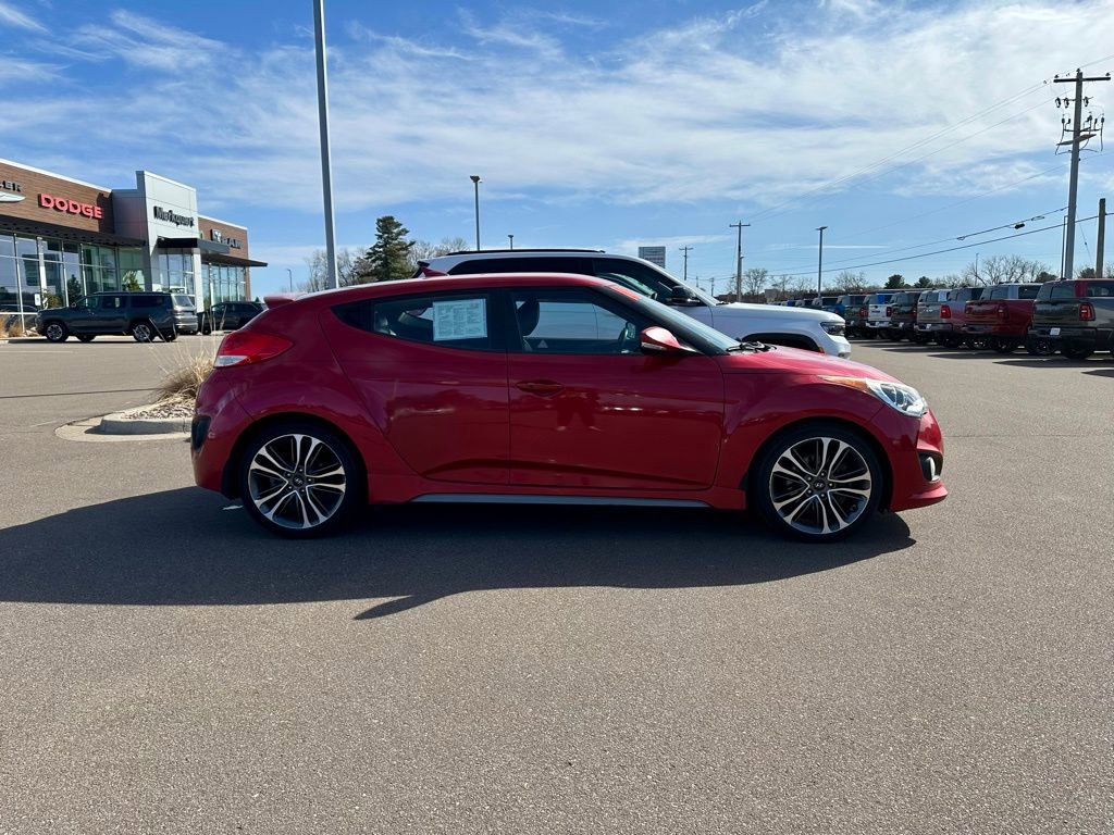 Used 2016 Hyundai Veloster Turbo FWD image 2