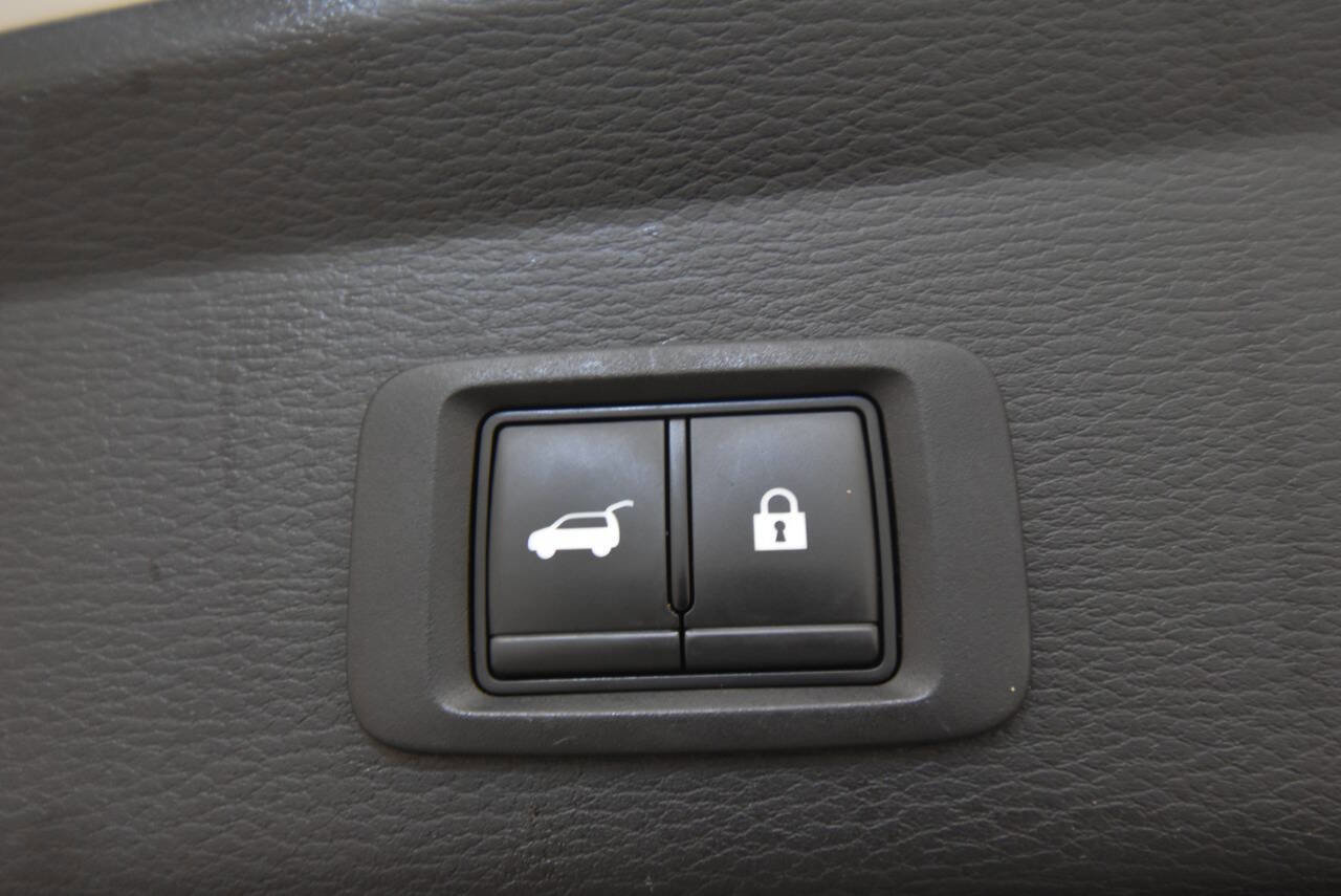 Used 2023 Mitsubishi Outlander SE Black Edition image 32