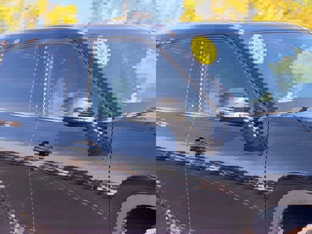 Used 2022 Toyota Highlander XLE image 7