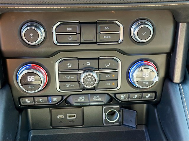 Used 2022 GMC Yukon XL AT4 image 35