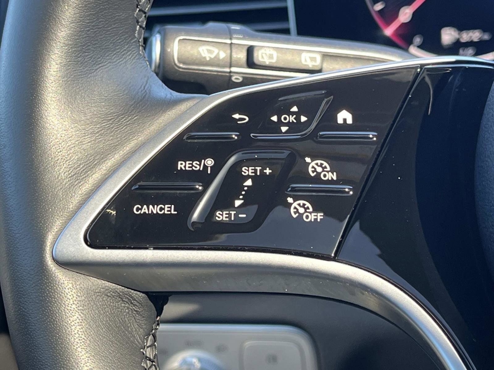 Used 2025 Mercedes-Benz GLE 350 4MATIC image 27