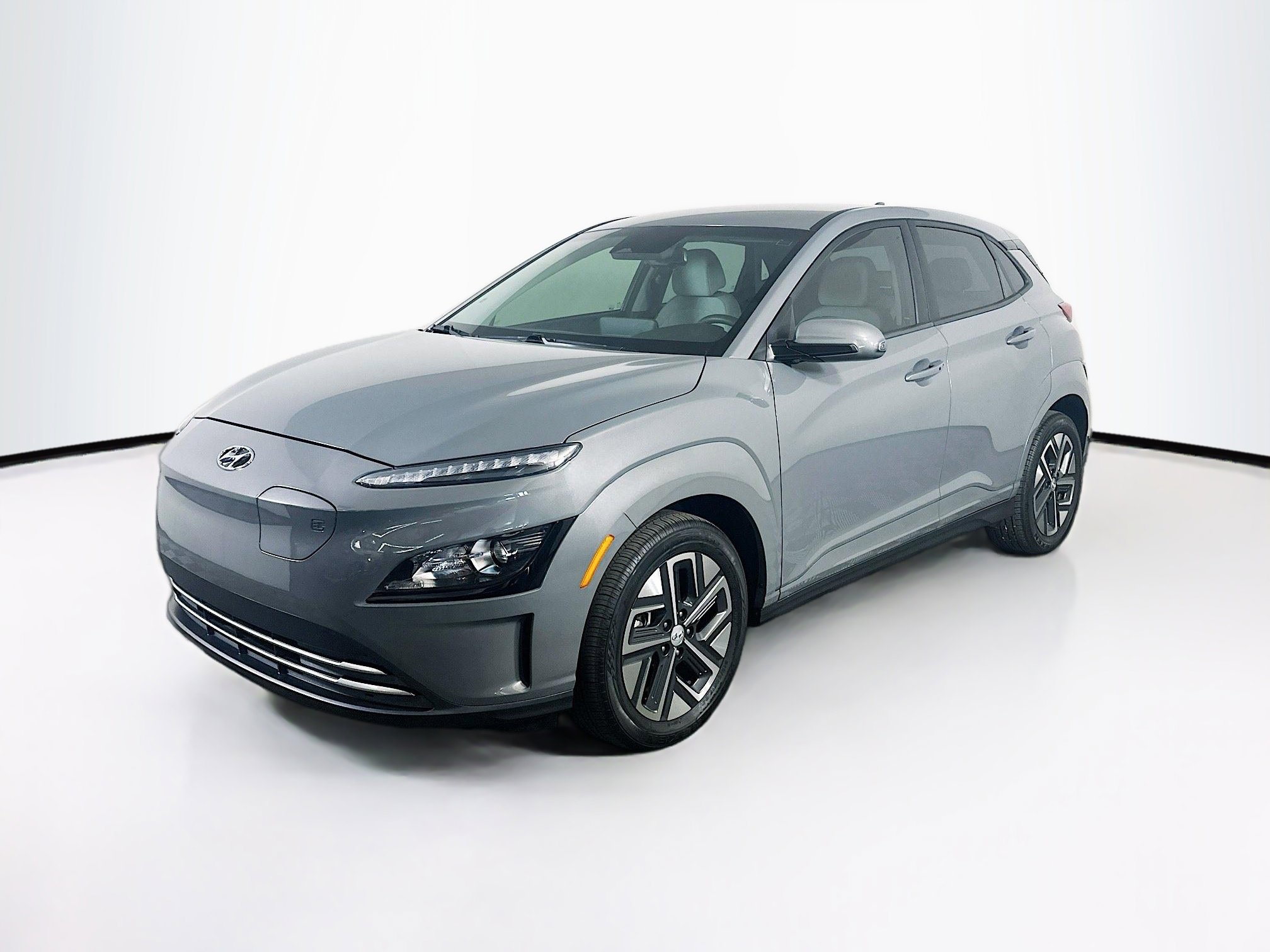 Used 2023 Hyundai Kona SE w/ Cargo Package image 3