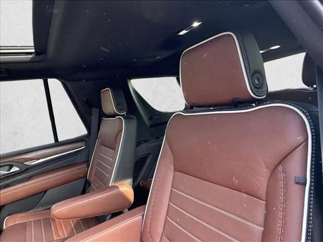 Used 2023 GMC Yukon Denali Ultimate AWD/4WD image 13