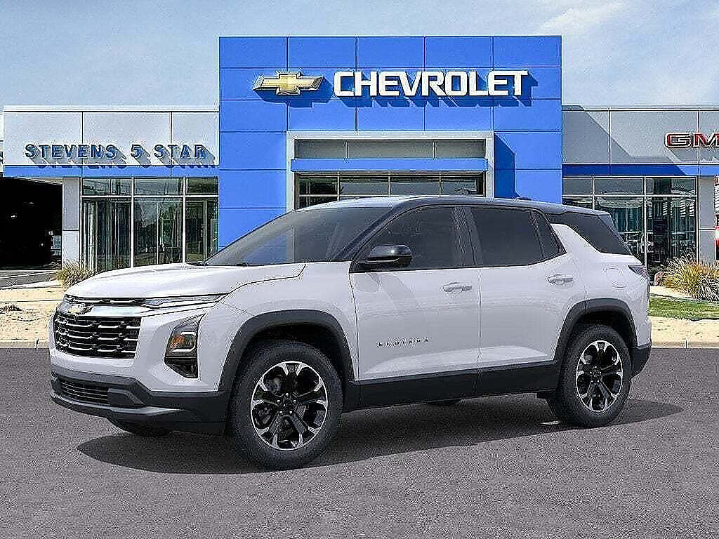 New 2026 Chevrolet Equinox LT w/ Convenience Package II FWD image 2