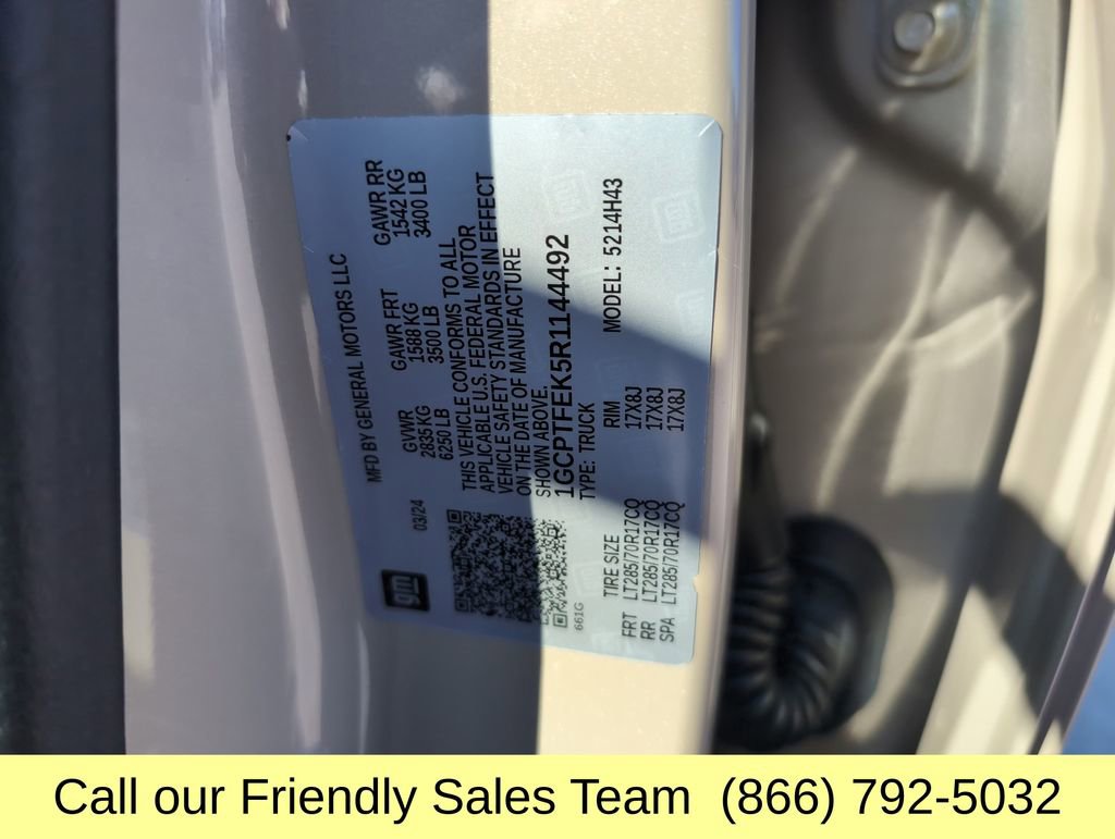 Used 2024 Chevrolet Colorado ZR2 w/ Safety Package image 29