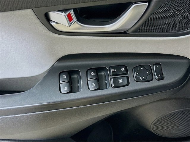 Used 2022 Hyundai Kona Limited image 20