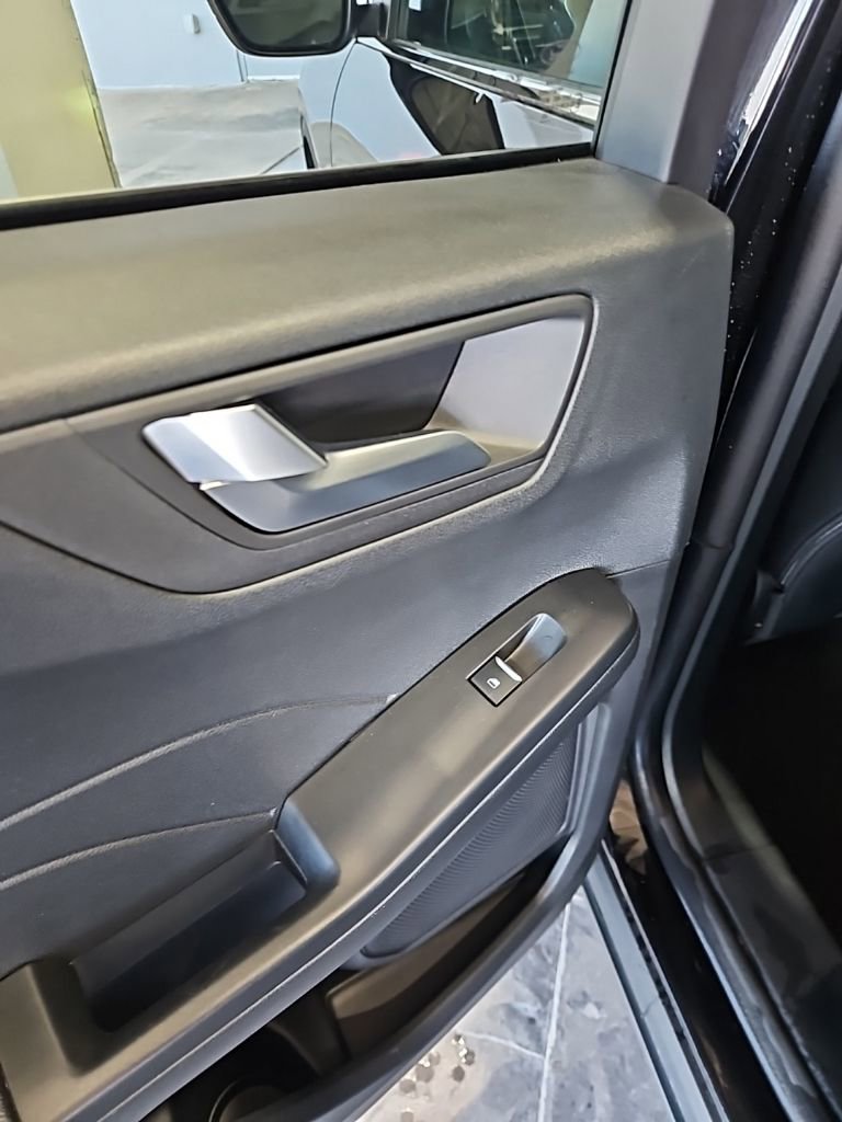 Used 2025 Ford Escape Platinum image 22