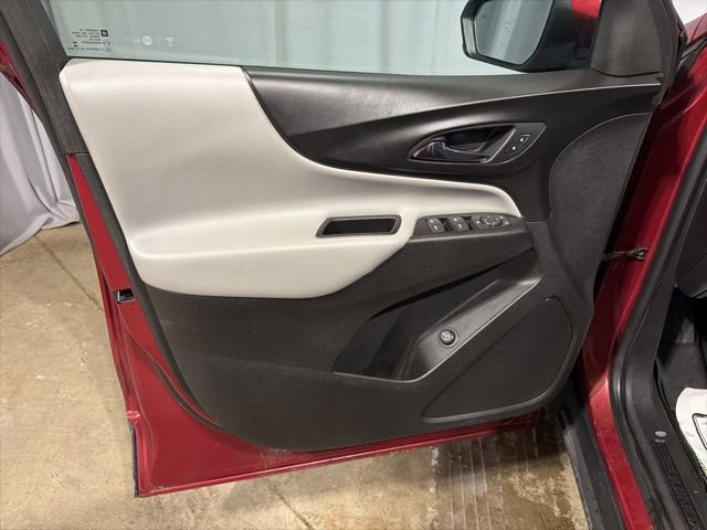 Used 2018 Chevrolet Equinox LT image 11