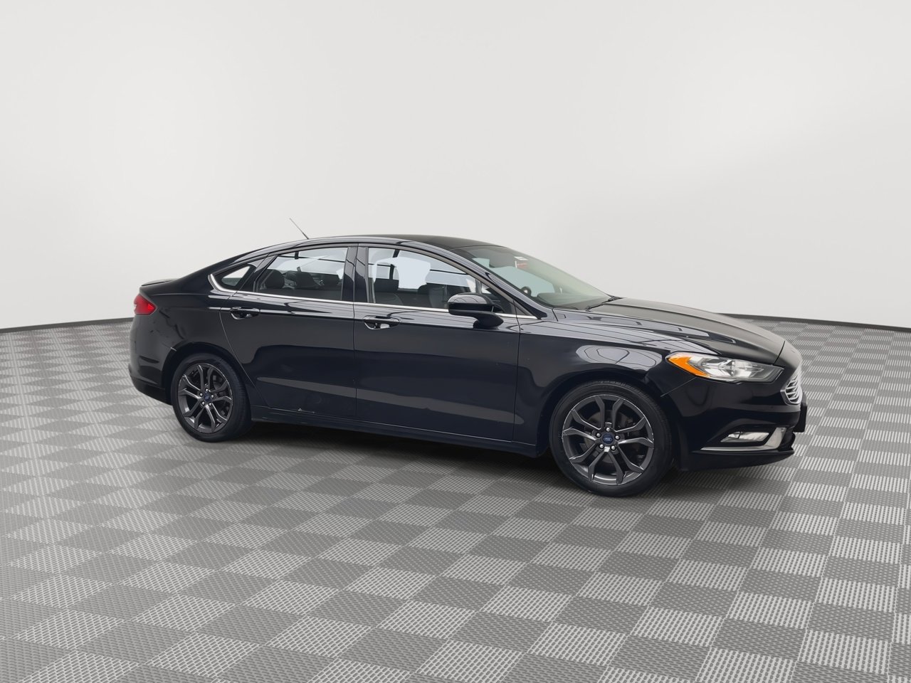 Used 2018 Ford Fusion SE w/ Equipment Group 201A FWD image 37