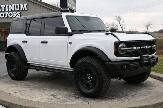 Used 2023 Ford Bronco Wildtrak image 3